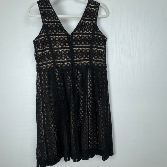 Ann Taylor Cocktail Dress Black A Line  V Neck Sz 10 Lace Overlay Mini Dress - Picture 3 of 16